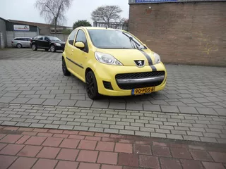 Peugeot 107 1.0-12V Millesim 200